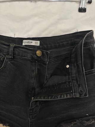 Pull&Bear Shorts Vaqueros Negros Deshilachados