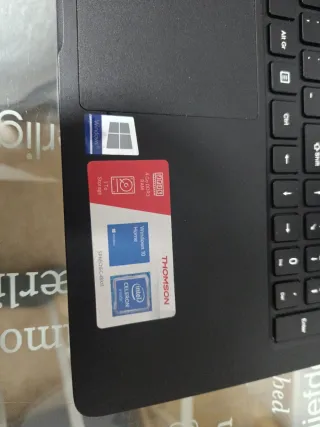 Portátil Thomson Negro