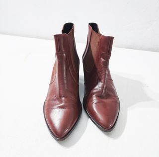 Estefanía Marco/ Botines Chelsea cuero choco 41