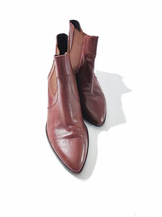 Estefanía Marco/ Botines Chelsea cuero choco 41