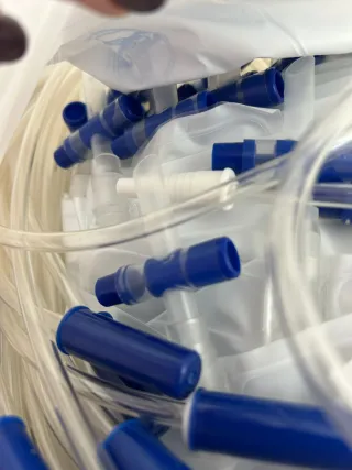 Bolsas AIESI 2L con grifo 120cm