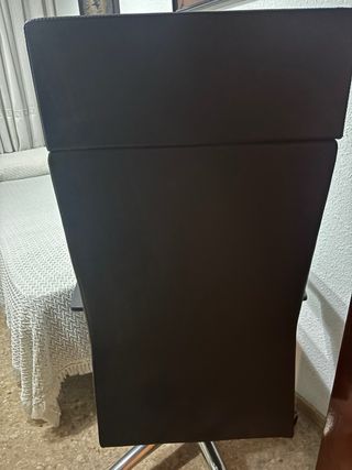 Silla ejecutiva piel negra muy cómoda