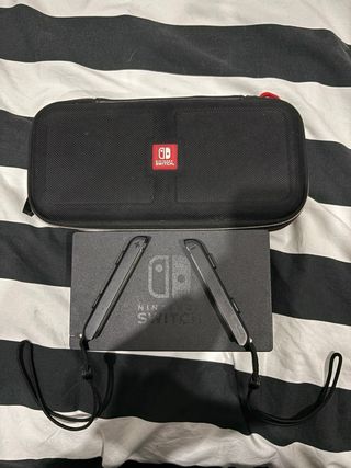 Nintendo Switch + Accessori + Cuffie