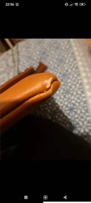 2 Bolsos de mano y hombro marrón con detalles