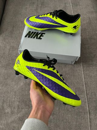 Botas de fútbol Nike Amarillas y Moradas
