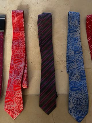 Lote Corbatas, Pañuelos, Tirantes y Cinturones