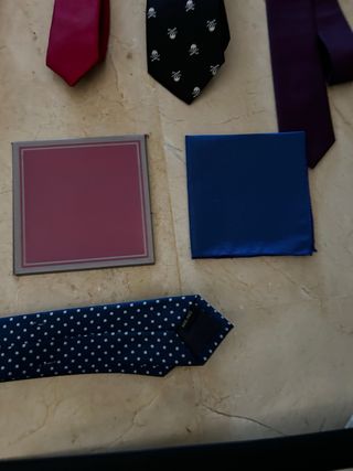 Lote Corbatas, Pañuelos, Tirantes y Cinturones