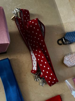 Lote Corbatas, Pañuelos, Tirantes y Cinturones