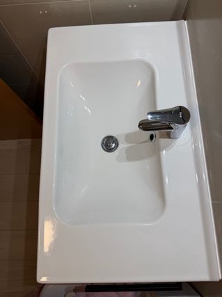 Mueble de baño Ikea madera + Lavabo incluido