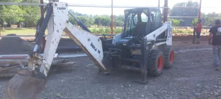 Implemento miniretroexcavadora Bobcat