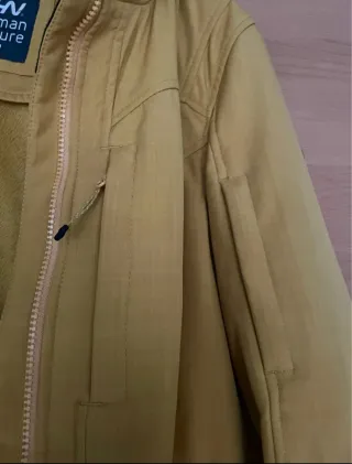 Abrigo amarillo Human Nature