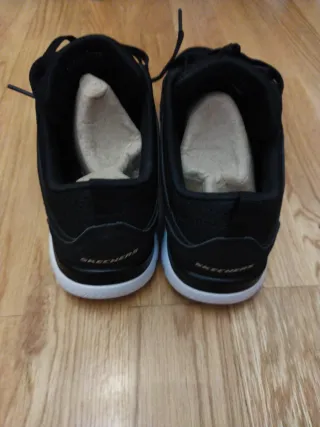 Zapatillas Skechers Negras, super comodas