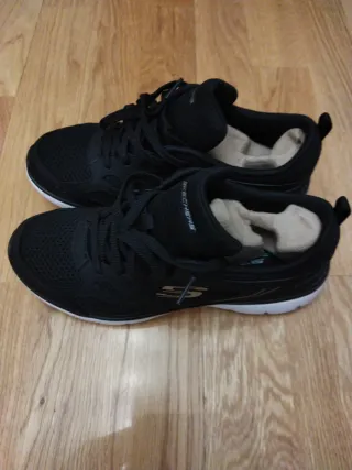 Zapatillas Skechers Negras, super comodas