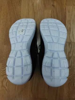 Zapatillas Skechers Negras, super comodas