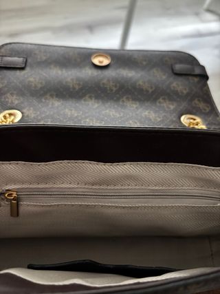 Bolso Guess Marrón Cadena Dorada
