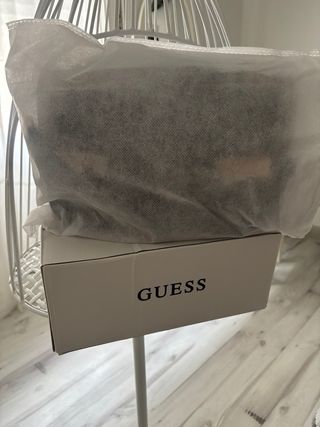 Bolso Guess Marrón Cadena Dorada