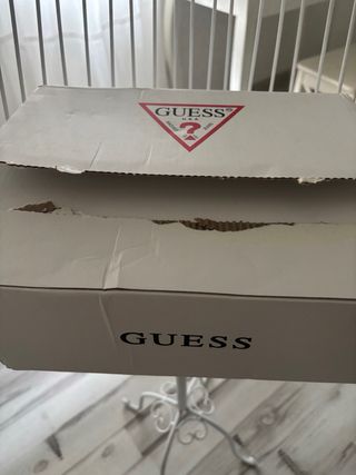 Bolso Guess Marrón Cadena Dorada