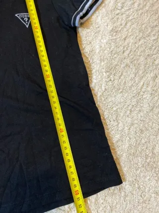 Camiseta Guess Negra Y2K