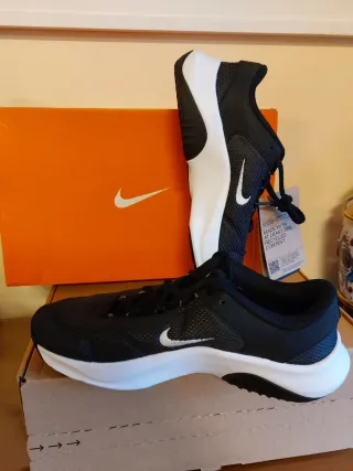 Nike Legend Essential 3 NN Negro/Blanco