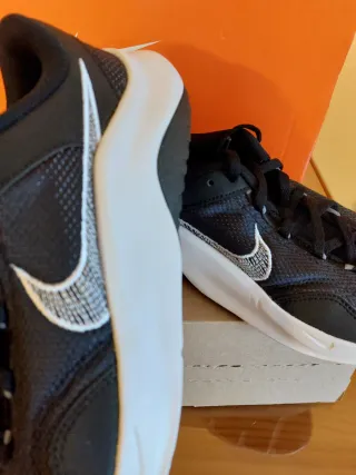 Nike Legend Essential 3 NN Negro/Blanco