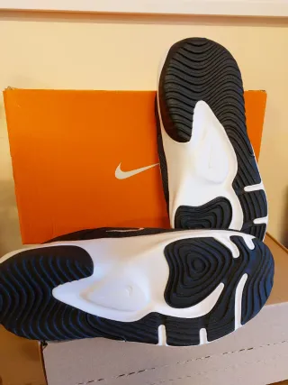 Nike Legend Essential 3 NN Negro/Blanco