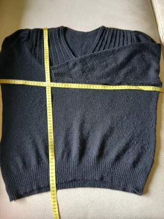 Maglietta vintage a V nera