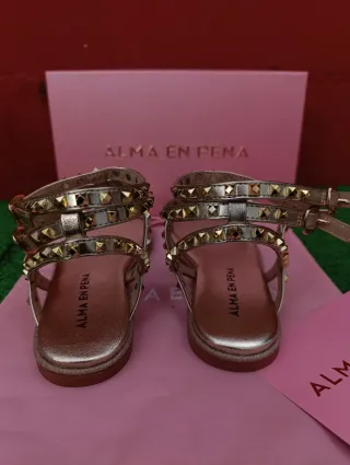 Sandalias Alma en Pena T38 Doradas