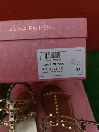 Sandalias Alma en Pena T38 Doradas