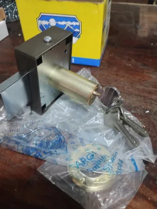 Cerradura Ilarci con llave