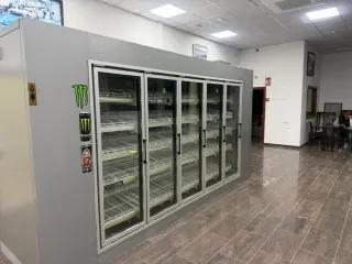 Cámara frigorífica con puertas de cristal