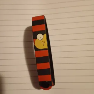 Braccialetto in silicone a righe rosse e nere