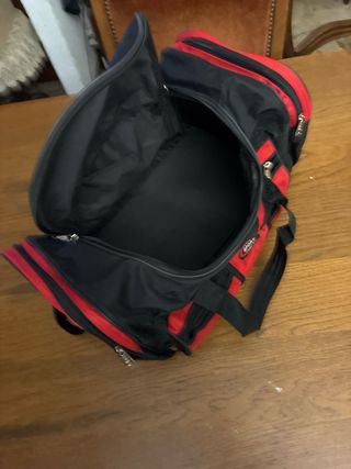 Borsa da palestra sportiva rossa e nera