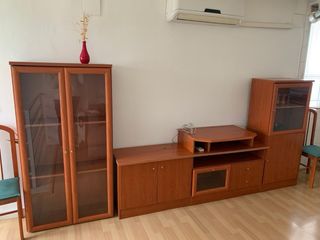 Armario, cómoda, dos mesitas de noche, y el mueble