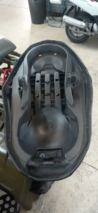 Sillín de moto para MITT GTS 125/330