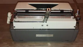 Máquina de escribir Olympia SM9 Deluxe