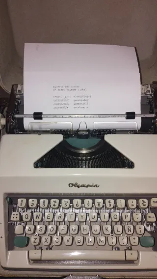 Máquina de escribir Olympia SM9 Deluxe