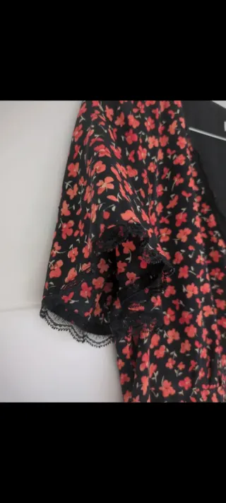 Vestido Mango flores negro y rojo