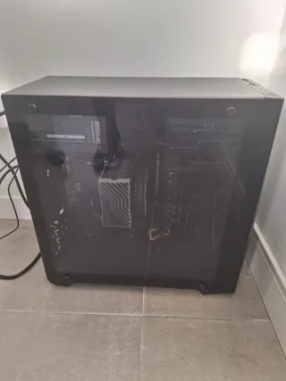 Computer da Gaming GAMEPC con Monitor, Tastiera e Mouse