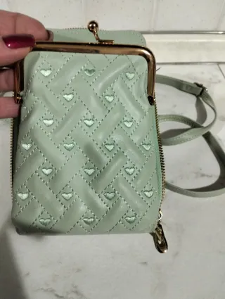 Borsello donna verde con dettagli oro