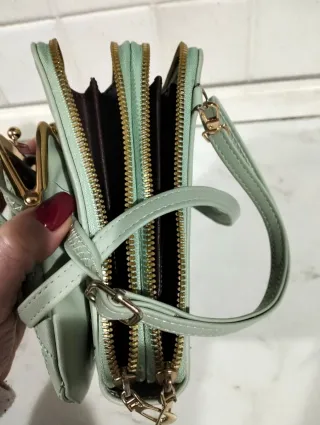 Borsello donna verde con dettagli oro