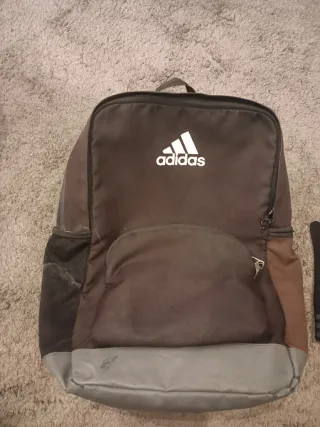 Mochila Adidas Marrón y Gris + Regalo