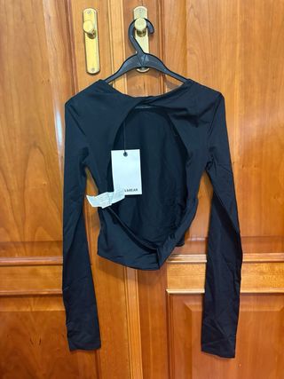 Top Pull&Bear negro espalda abierta