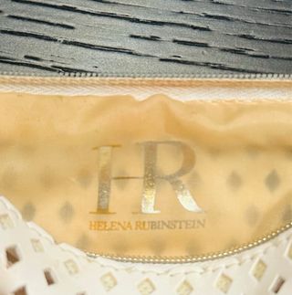 Pochette portaoggetti bianca traforata