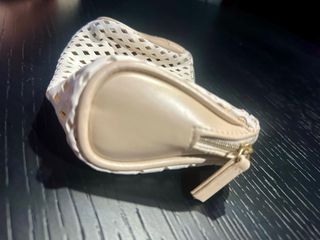 Pochette portaoggetti bianca traforata