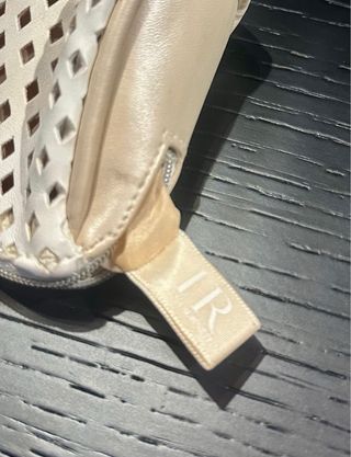 Pochette portaoggetti bianca traforata