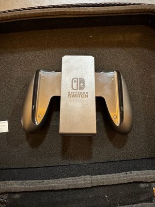 Nintendo Switch OLED + 5 giochi + custodia (come nuova)