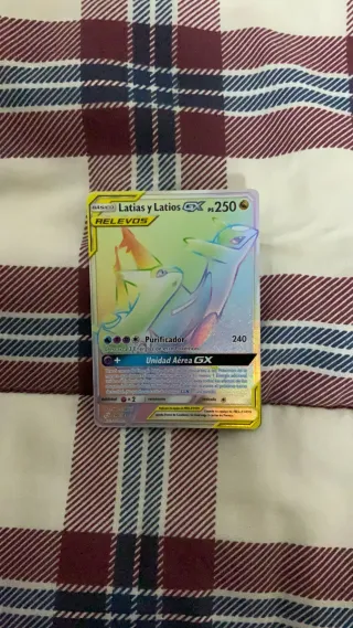 Latias y Latios GX Carta Pokémon