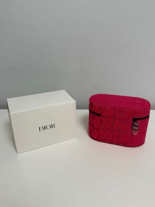 Neceser Miss Dior Fucsia + Lote Productos