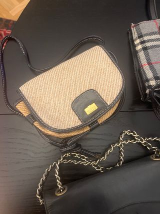 Lote de 4 bolsos, a 20€ , sueltos puede ser a 6€.