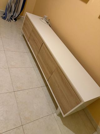 Mueble TV blanco y madera